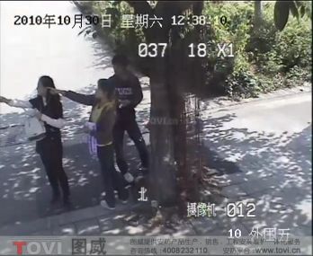 D1效果-廣州大學(xué)城室外通道安保視頻監(jiān)控錄像演示