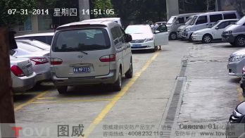 200萬(wàn)像素-某廣州停車場(chǎng)通道超高清視頻監(jiān)控錄像演示